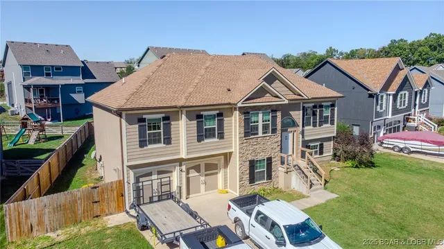 $379,900 | 1210 East 15th Street, Kearney, MO 64060