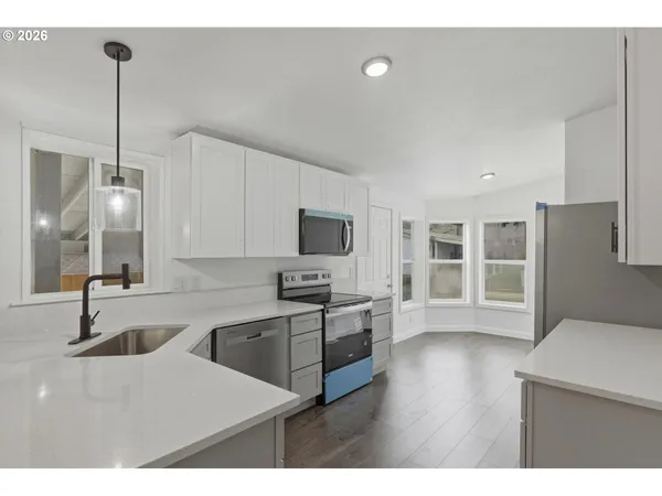 $145,000 | 12323 Southeast Holgate Boulevard, Unit 19, Portland, OR 97236