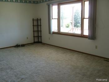 4050 Yax Road Kinde, MI 48445 - Photo 4 of 13 Living Room.jpg