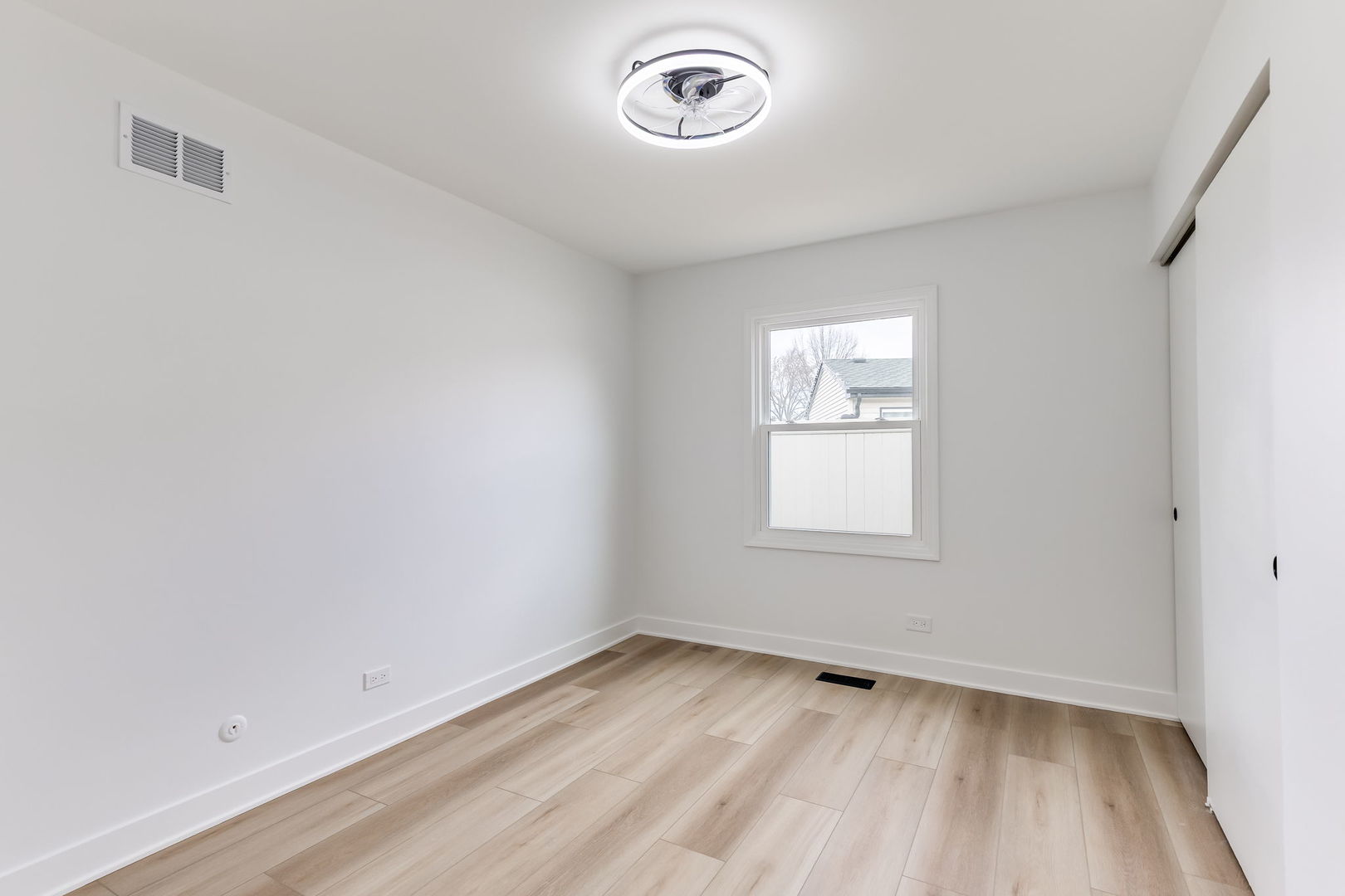 1225 Radcliffe Road Buffalo Grove, IL 60089 - Photo 14 of 24