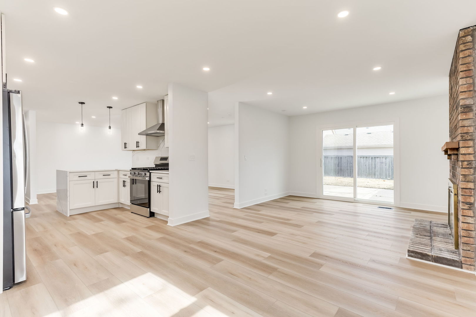 1225 Radcliffe Road Buffalo Grove, IL 60089 - Photo 16 of 24