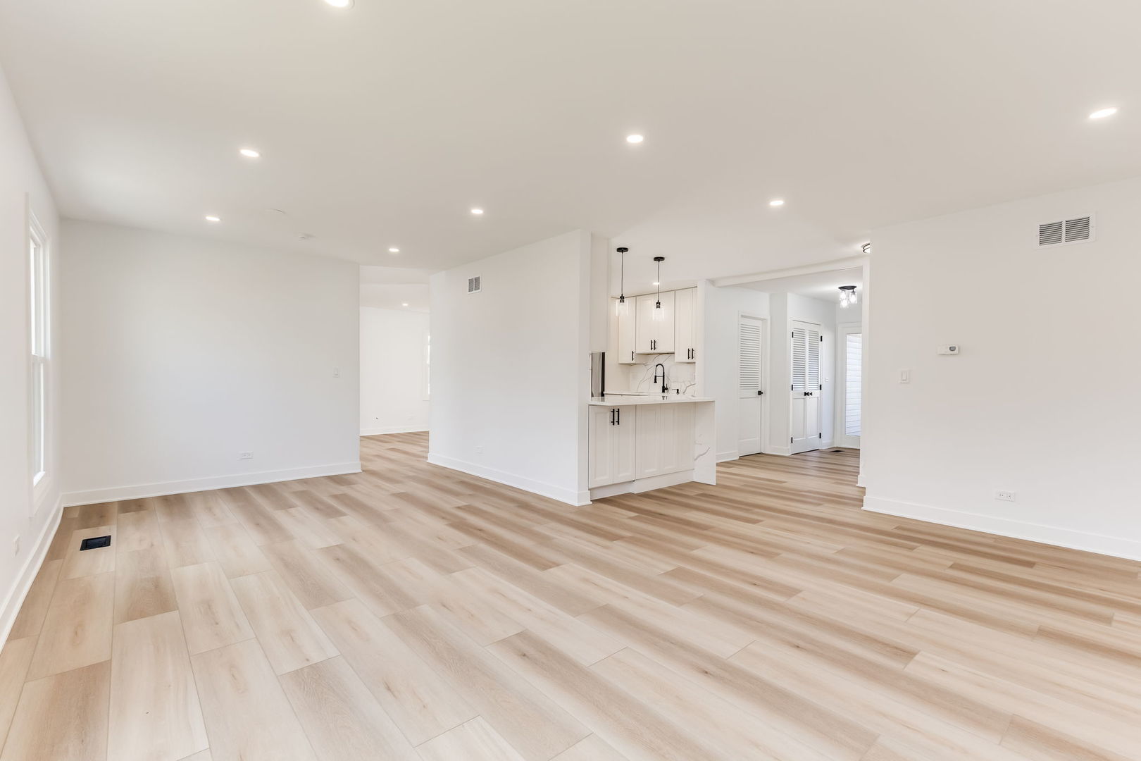 1225 Radcliffe Road Buffalo Grove, IL 60089 - Photo 19 of 24