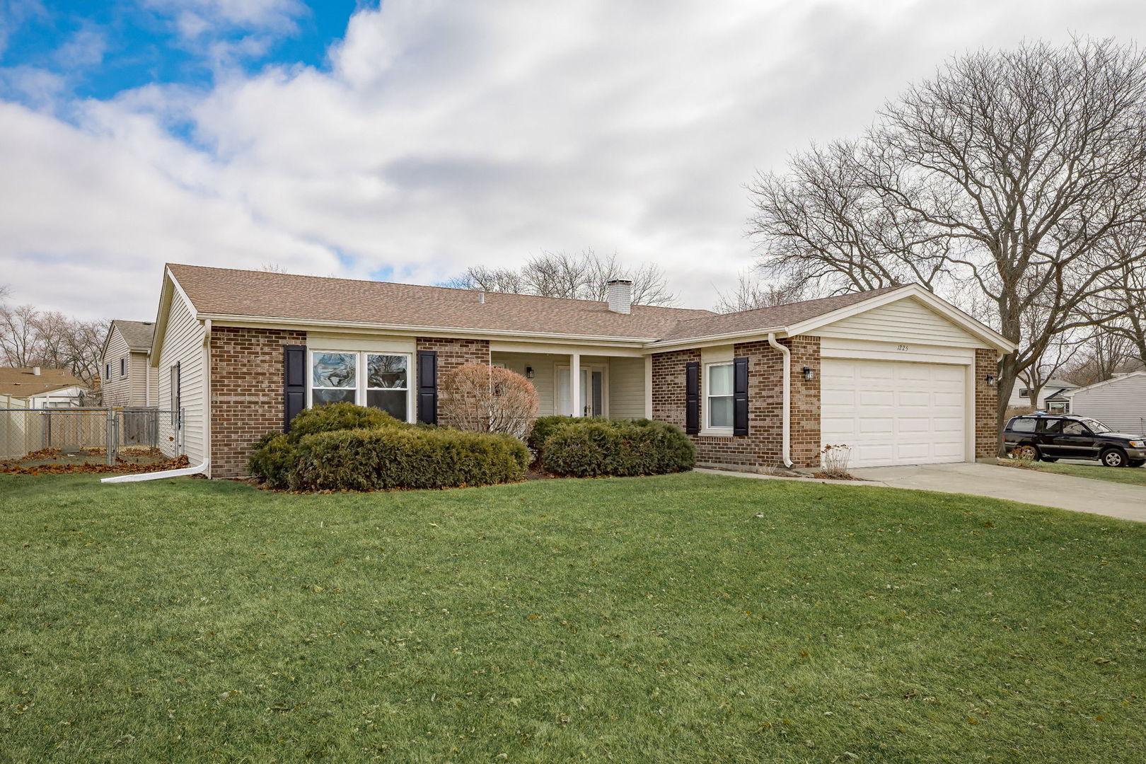 1225 Radcliffe Road Buffalo Grove, IL 60089 - Photo 2 of 24