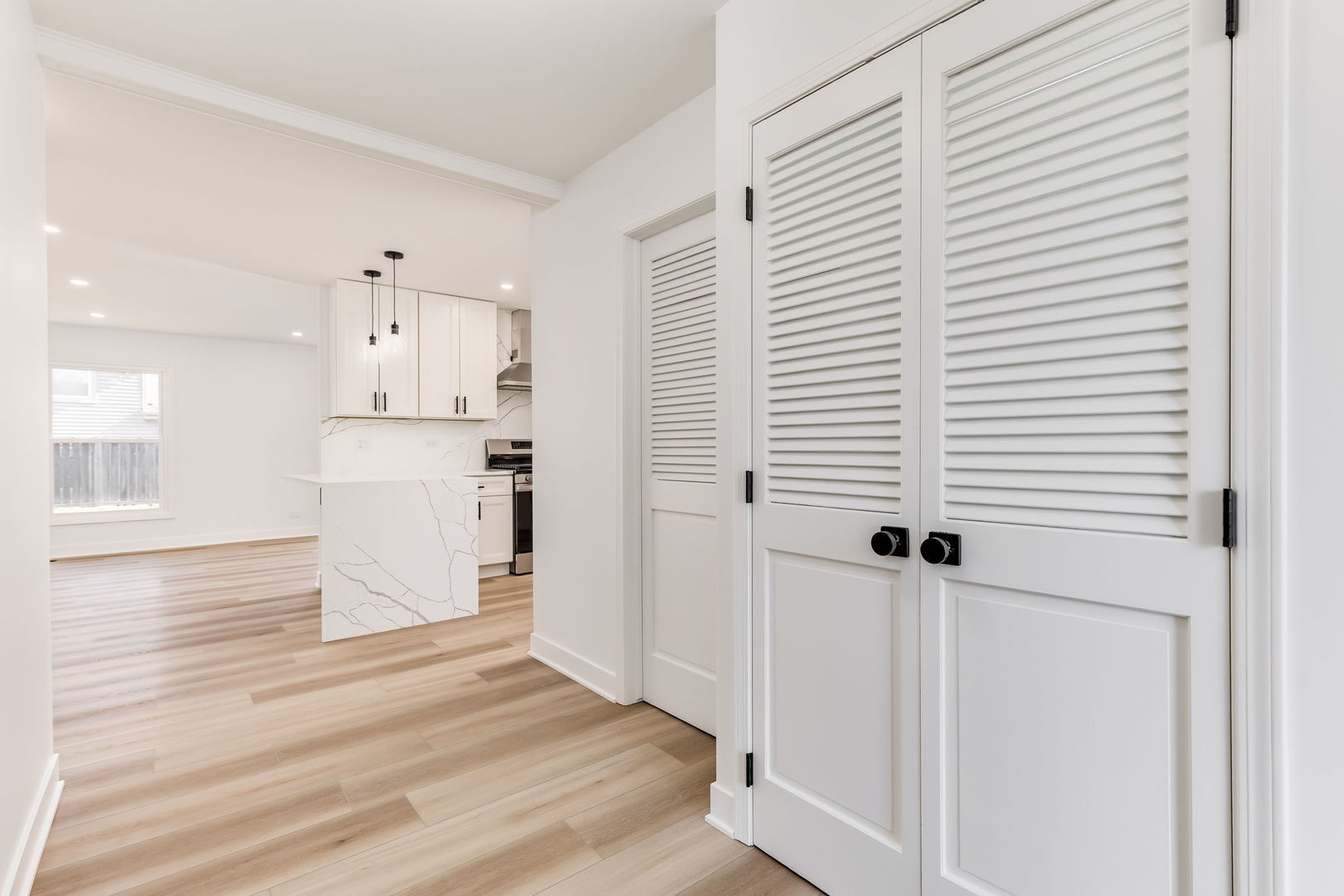 1225 Radcliffe Road Buffalo Grove, IL 60089 - Photo 3 of 24