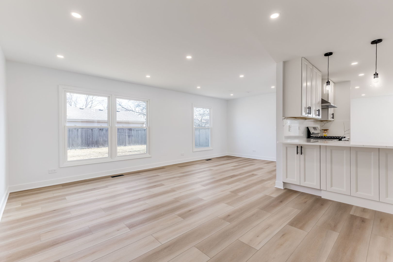 1225 Radcliffe Road Buffalo Grove, IL 60089 - Photo 4 of 24