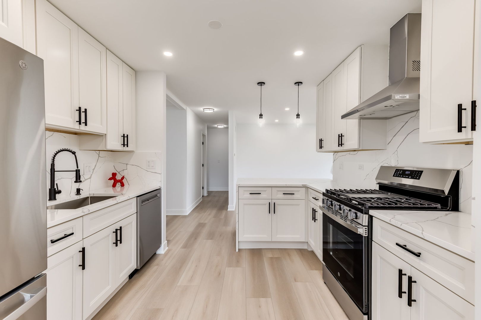 1225 Radcliffe Road Buffalo Grove, IL 60089 - Photo 7 of 24