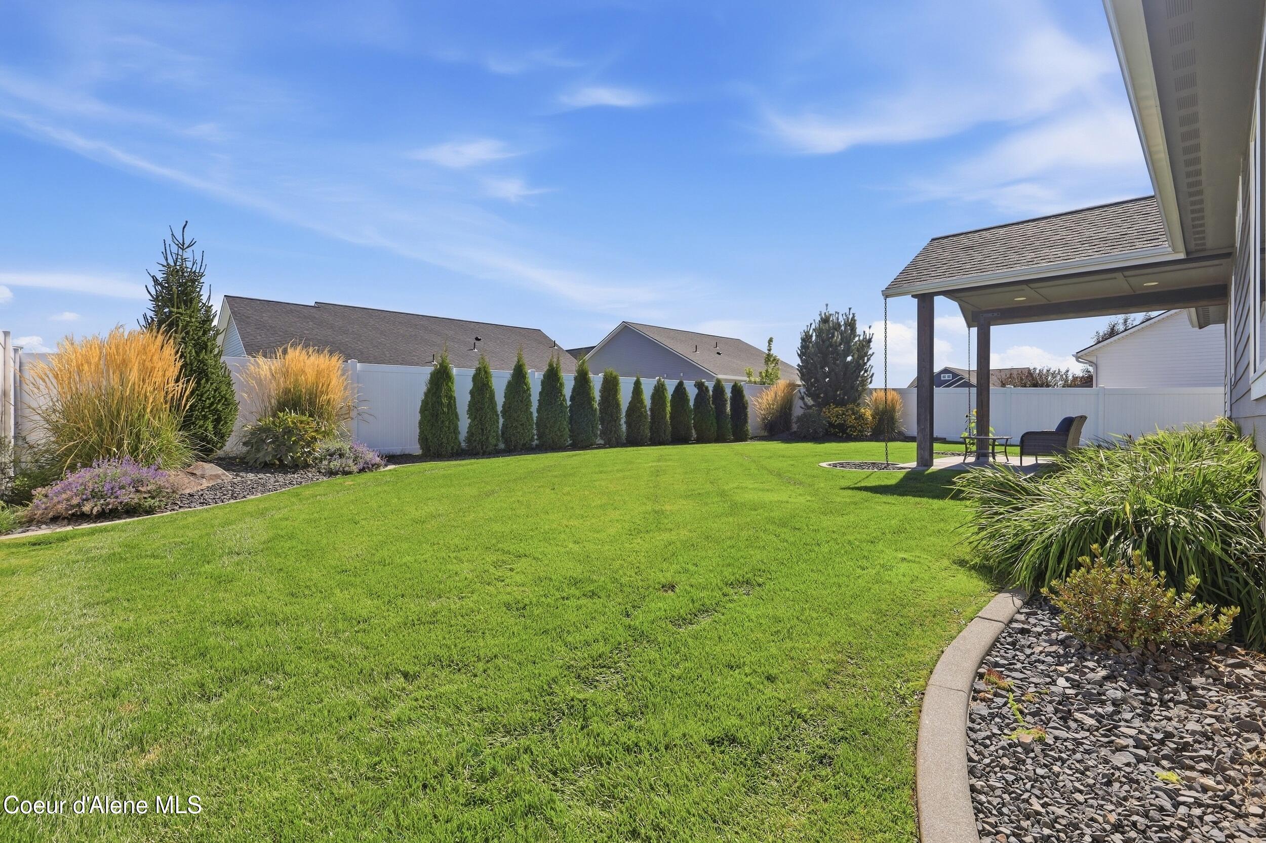 12090 Gipper Loop Rathdrum, ID 83858 - Photo 8 of 33 33_img_2026