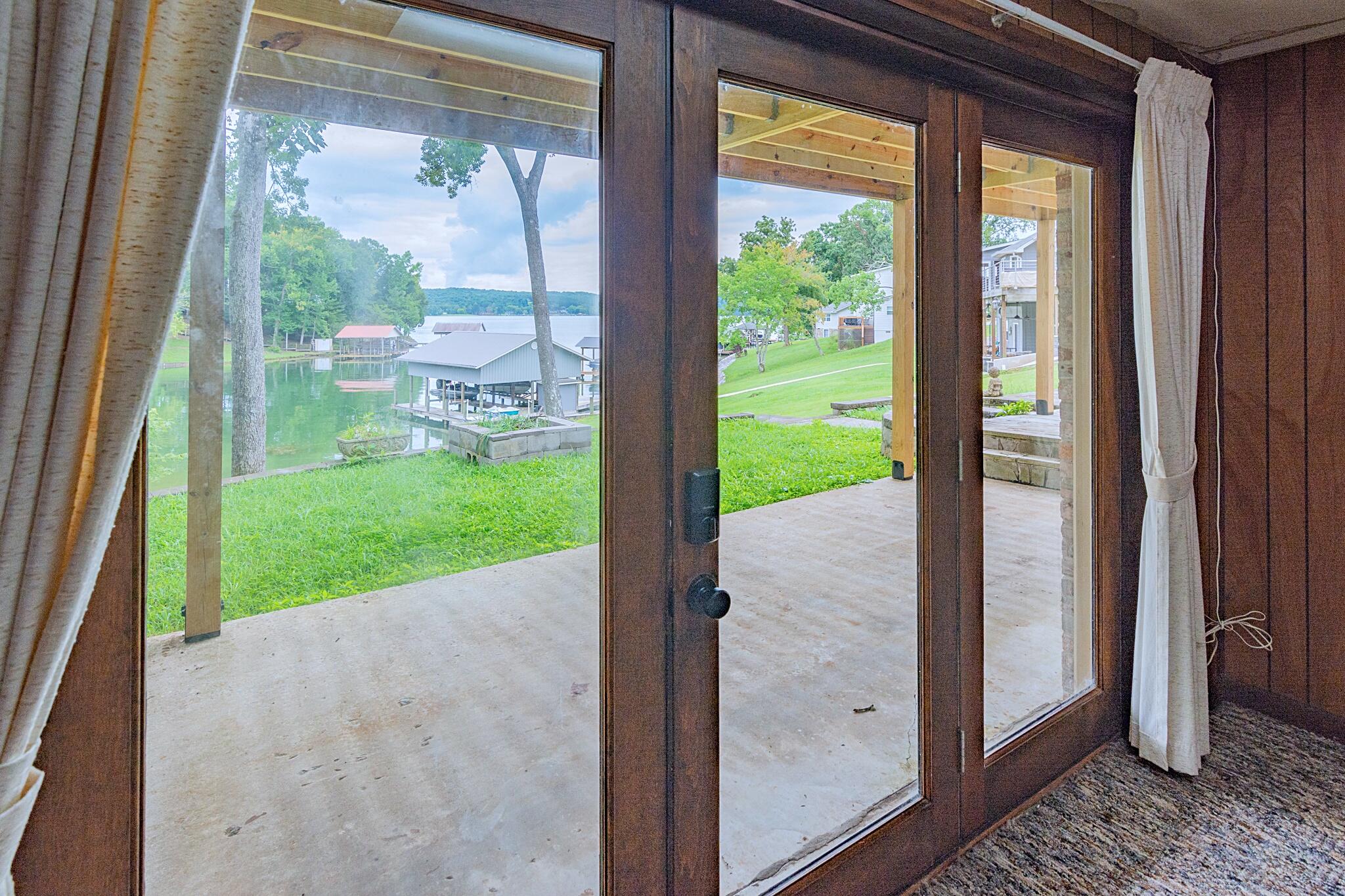 165 Lakeshore Court Spring City, TN 37381 - Photo 35 of 52 165LakeshoreCourt-35