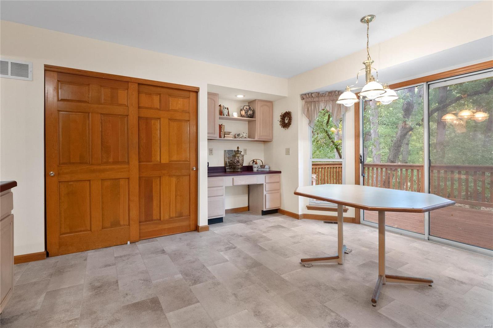 1947 Strawberry Ridge Drive Ballwin, MO 63021 - Photo 10 of 27