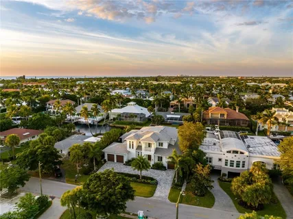 $5,750,000 | 555 17th Avenue South, Naples, FL 34102