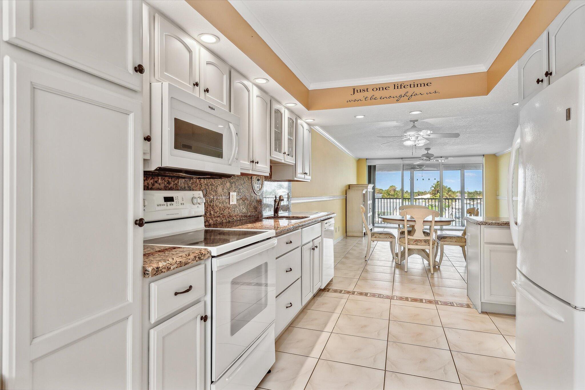 985 Southeast 19th Avenue, Unit 303 Deerfield Beach, FL 33441 - Photo 14 of 20 06-Kucharska-985 SE 19th Ave #303-6