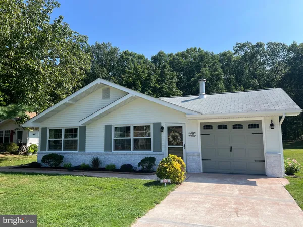 $299,000 | 231 Elmtowne Boulevard, Hammonton, NJ 08037