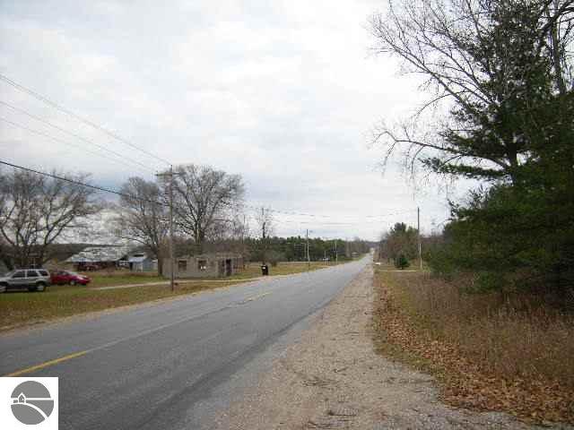 9191 Cedar Run Road Traverse City, MI 49685 - Photo 4 of 6 1710097-3.JPG