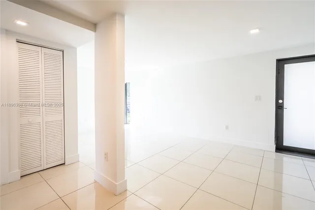 a view of a livingroom with an empty space