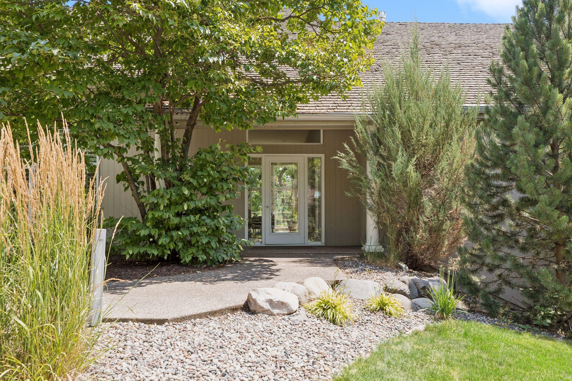 16458 Ringer Road Minnetonka, MN 55391 - Photo 3 of 50