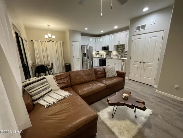 $294,000 | 490 North Lake Havasu Avenue, Unit H, Lake Havasu City, AZ 86403