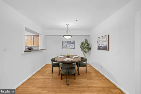 $349,000 | 3179 Summit Square Drive, Unit 2C4, Oakton, VA 22124