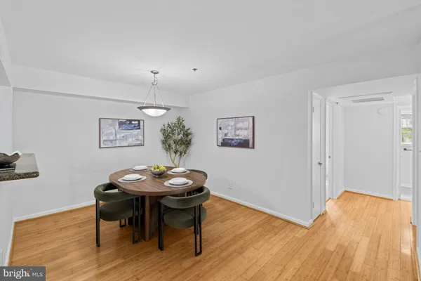 $349,000 | 3179 Summit Square Drive, Unit 2C4, Oakton, VA 22124