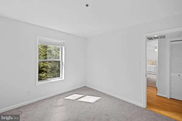 $349,000 | 3179 Summit Square Drive, Unit 2C4, Oakton, VA 22124