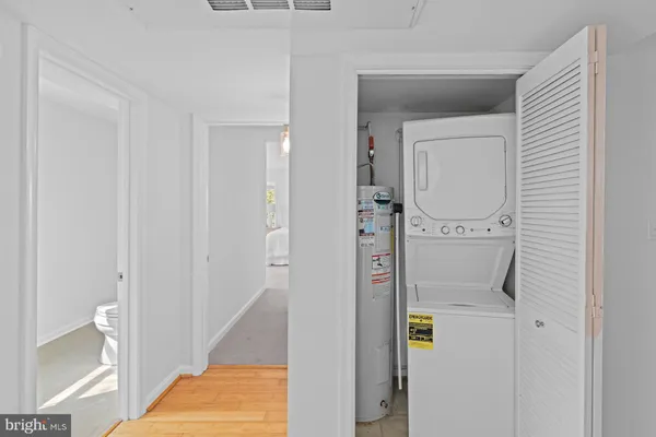 $349,000 | 3179 Summit Square Drive, Unit 2C4, Oakton, VA 22124