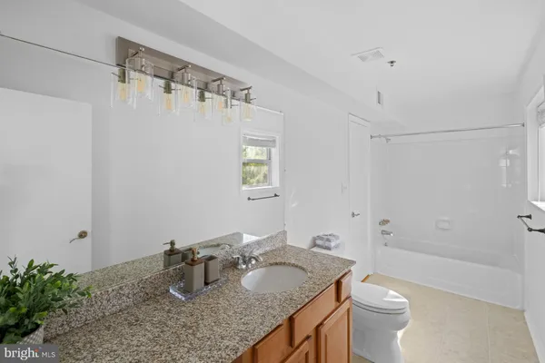 $349,000 | 3179 Summit Square Drive, Unit 2C4, Oakton, VA 22124