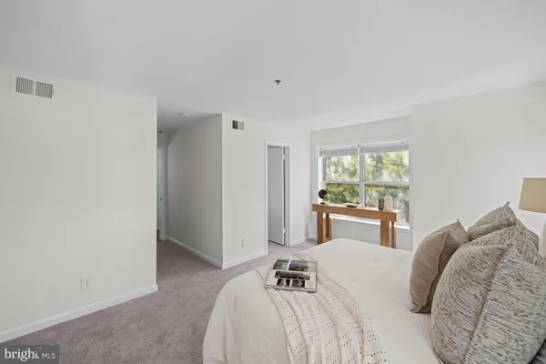 $349,000 | 3179 Summit Square Drive, Unit 2C4, Oakton, VA 22124