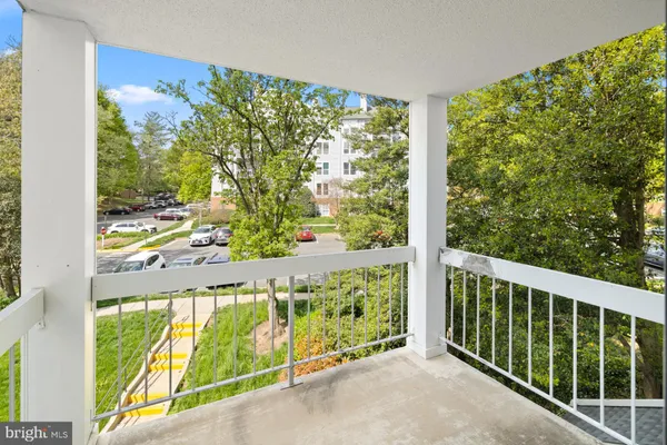 $349,000 | 3179 Summit Square Drive, Unit 2C4, Oakton, VA 22124