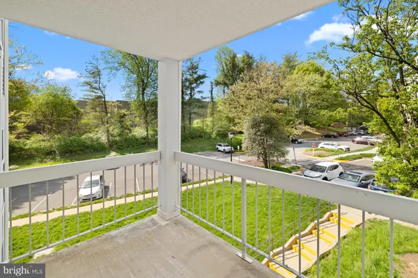 $349,000 | 3179 Summit Square Drive, Unit 2C4, Oakton, VA 22124