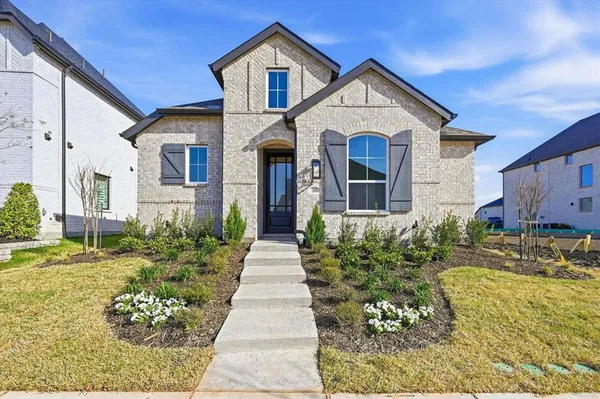 $398,990 | 2068 Cuellar Way, Van Alstyne, TX 75495