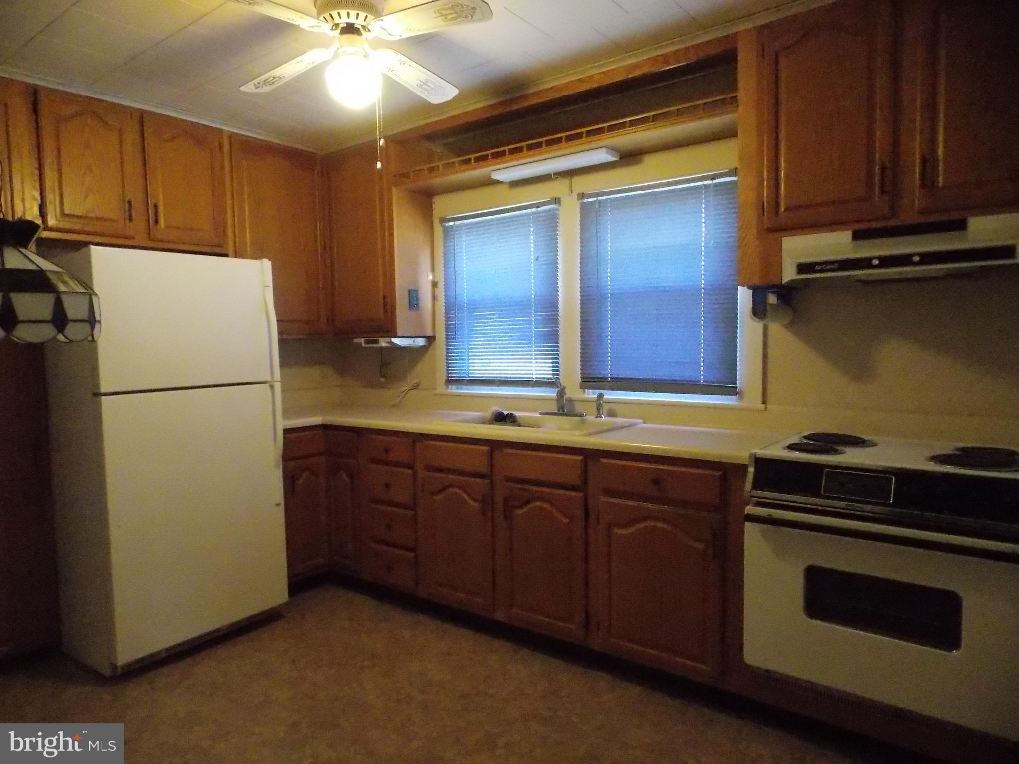 163 North Halsey Road Dover, DE 19901 - Photo 8 of 13 Kitchen
