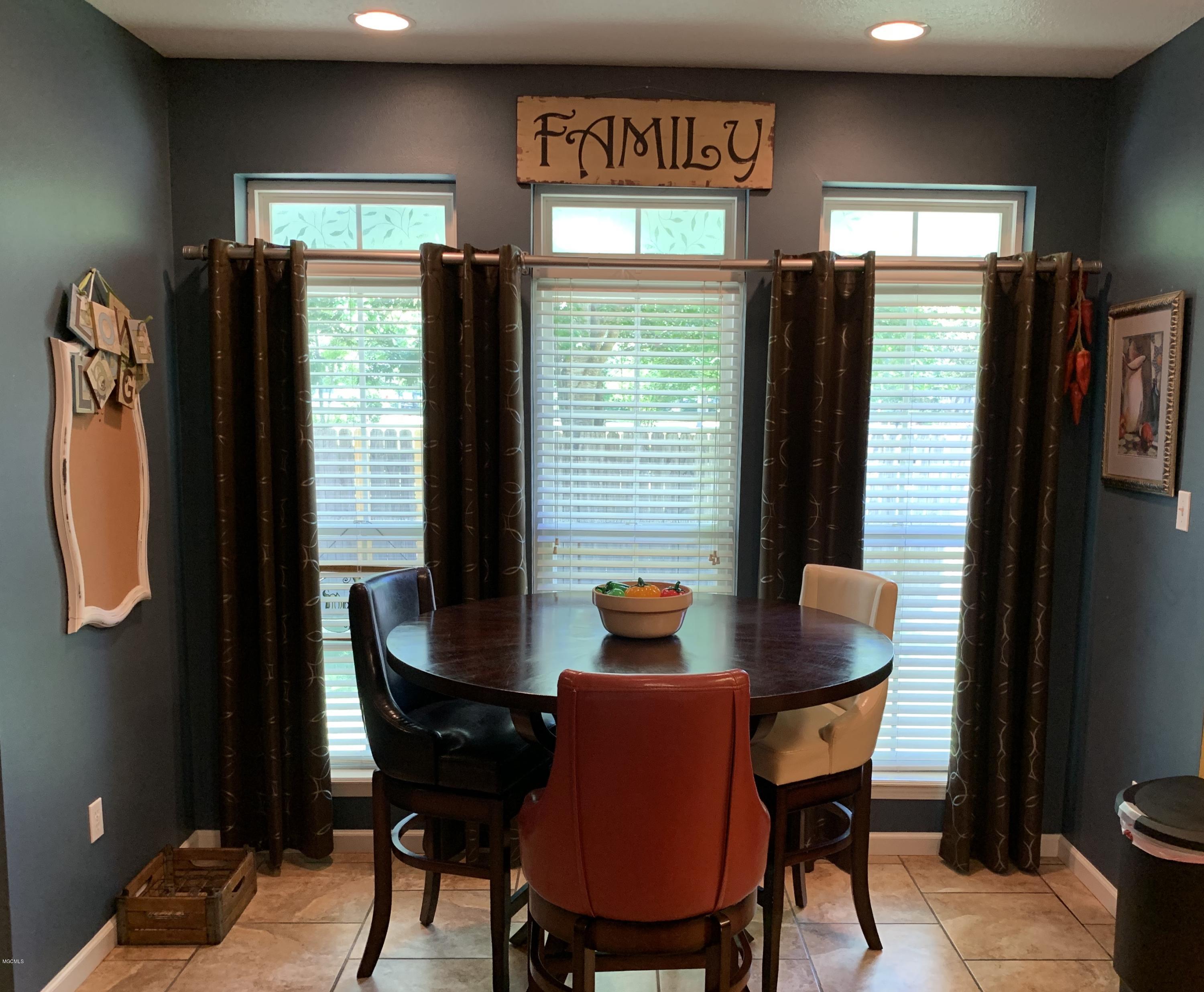 10328 Antioch Road Vancleave, MS 39565 - Photo 8 of 25 Breakfast area