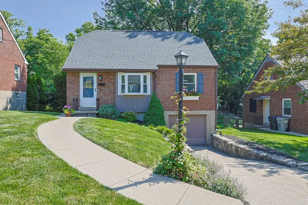 $300,000 | 30 East Lakeside Avenue, Fort Mitchell, KY 41017