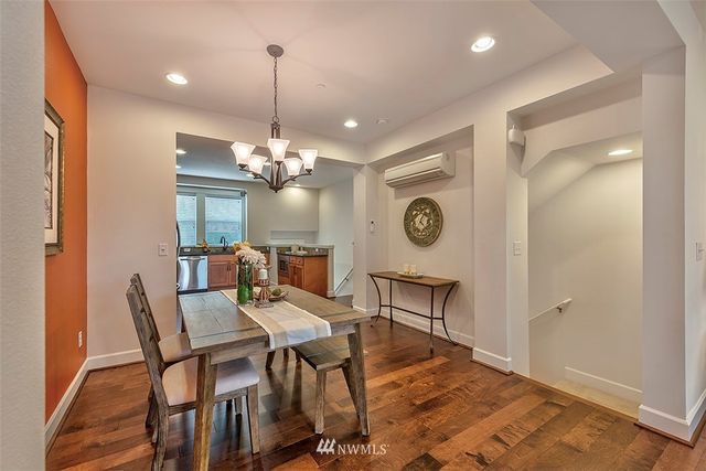 $659,000 | 1019 10th Avenue Northeast, Unit 4 2, Issaquah, WA 98029