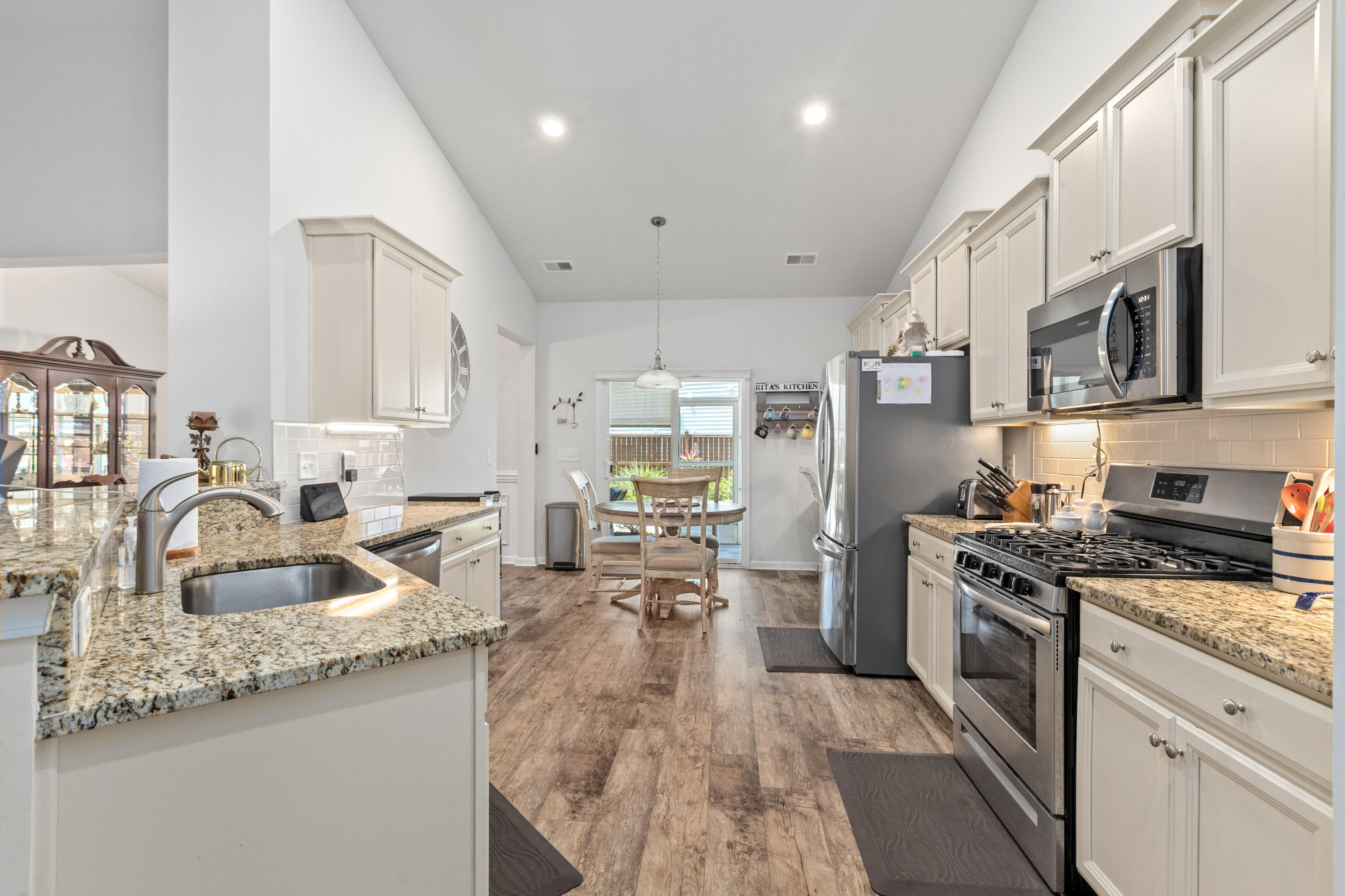 5200 Preserve Boulevard Ladson, SC 29456 - Photo 21 of 34 eat in kitchen