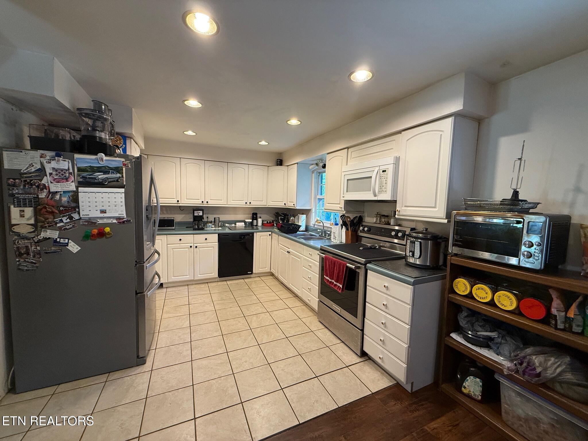 355 Lone Mountain Road Andersonville, TN 37705 - Photo 15 of 45 Kitchen