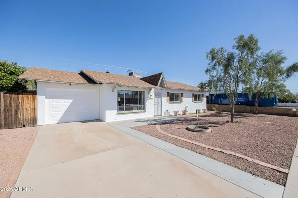 $2,695 | 8518 East Rancho Vista Drive, Scottsdale, AZ 85251