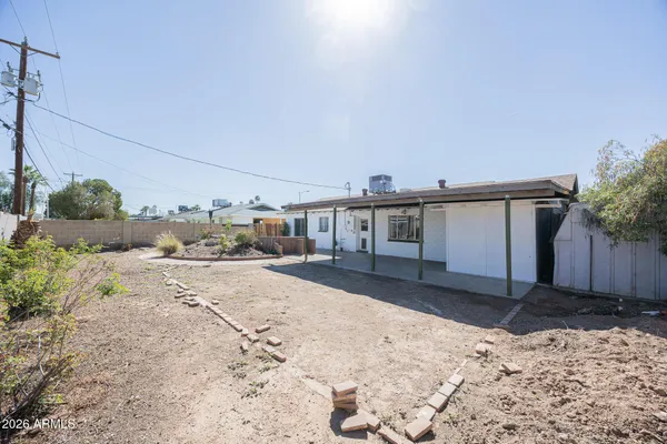 $2,695 | 8518 East Rancho Vista Drive, Scottsdale, AZ 85251