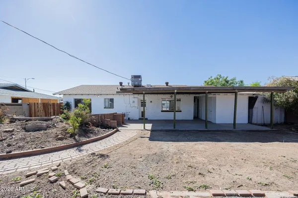 $2,695 | 8518 East Rancho Vista Drive, Scottsdale, AZ 85251