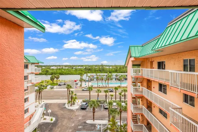 $800,000 | 18400 Gulf Boulevard, Unit 1512, Indian Shores, FL 33785