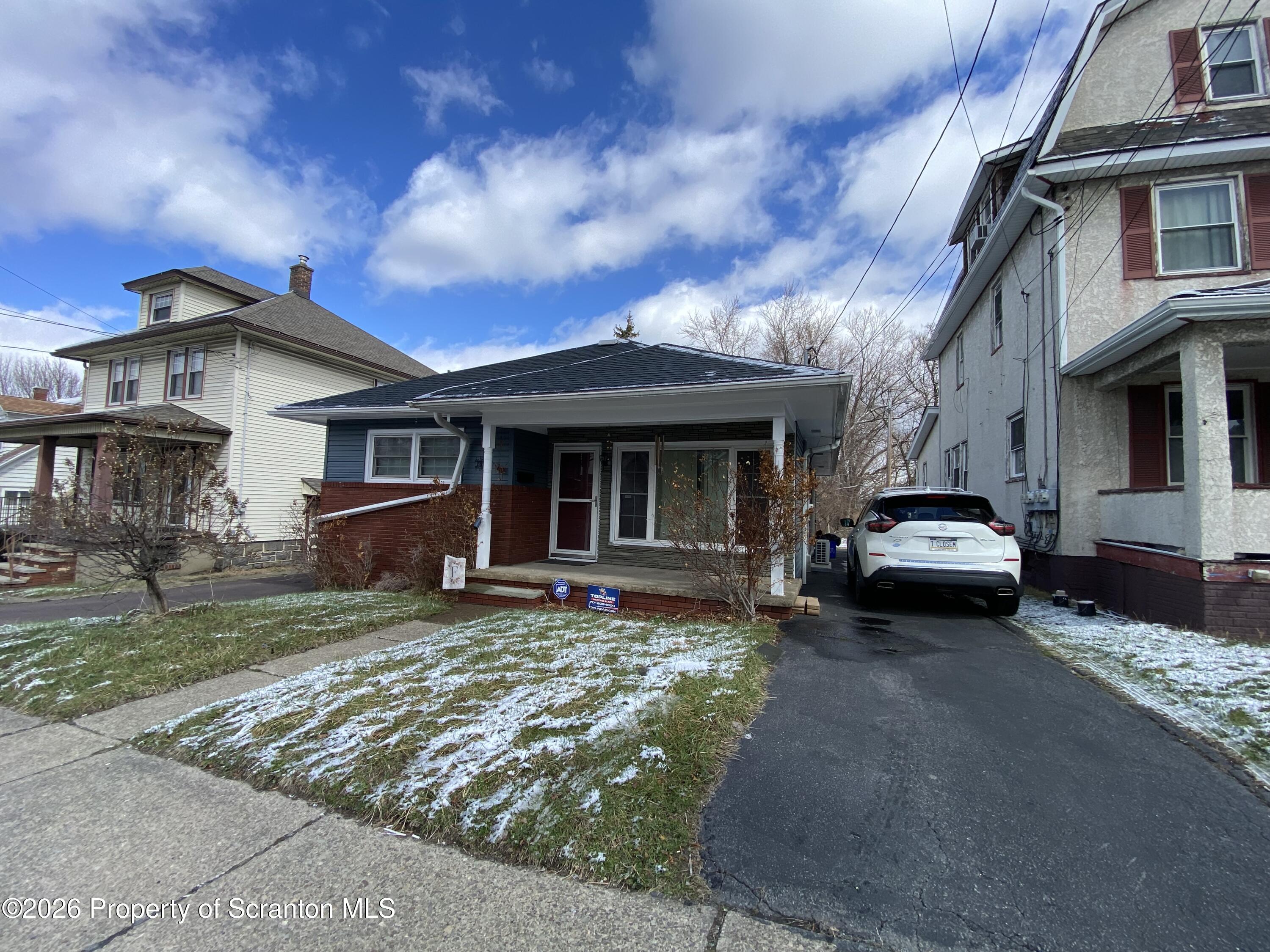 1019 Moosic Street Scranton, PA 18505 - Photo 1 of 35 IMG_7096