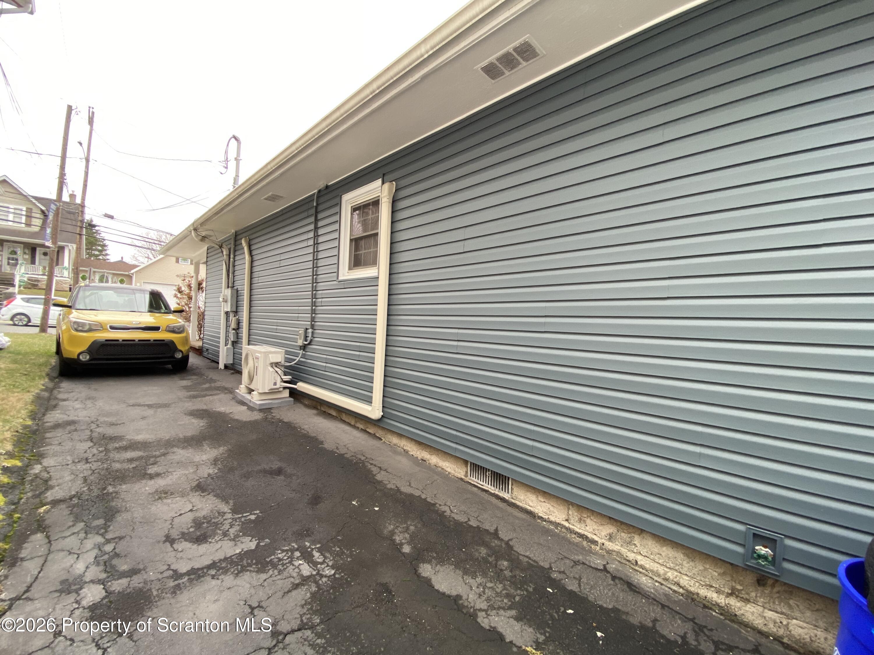 1019 Moosic Street Scranton, PA 18505 - Photo 31 of 35 IMG_7037