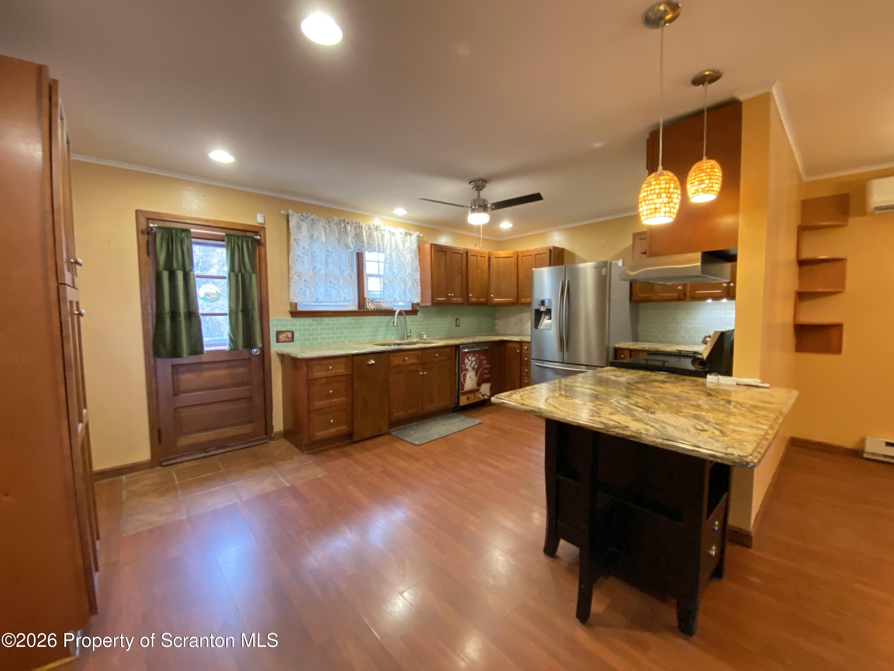 1019 Moosic Street Scranton, PA 18505 - Photo 7 of 35 IMG_7048