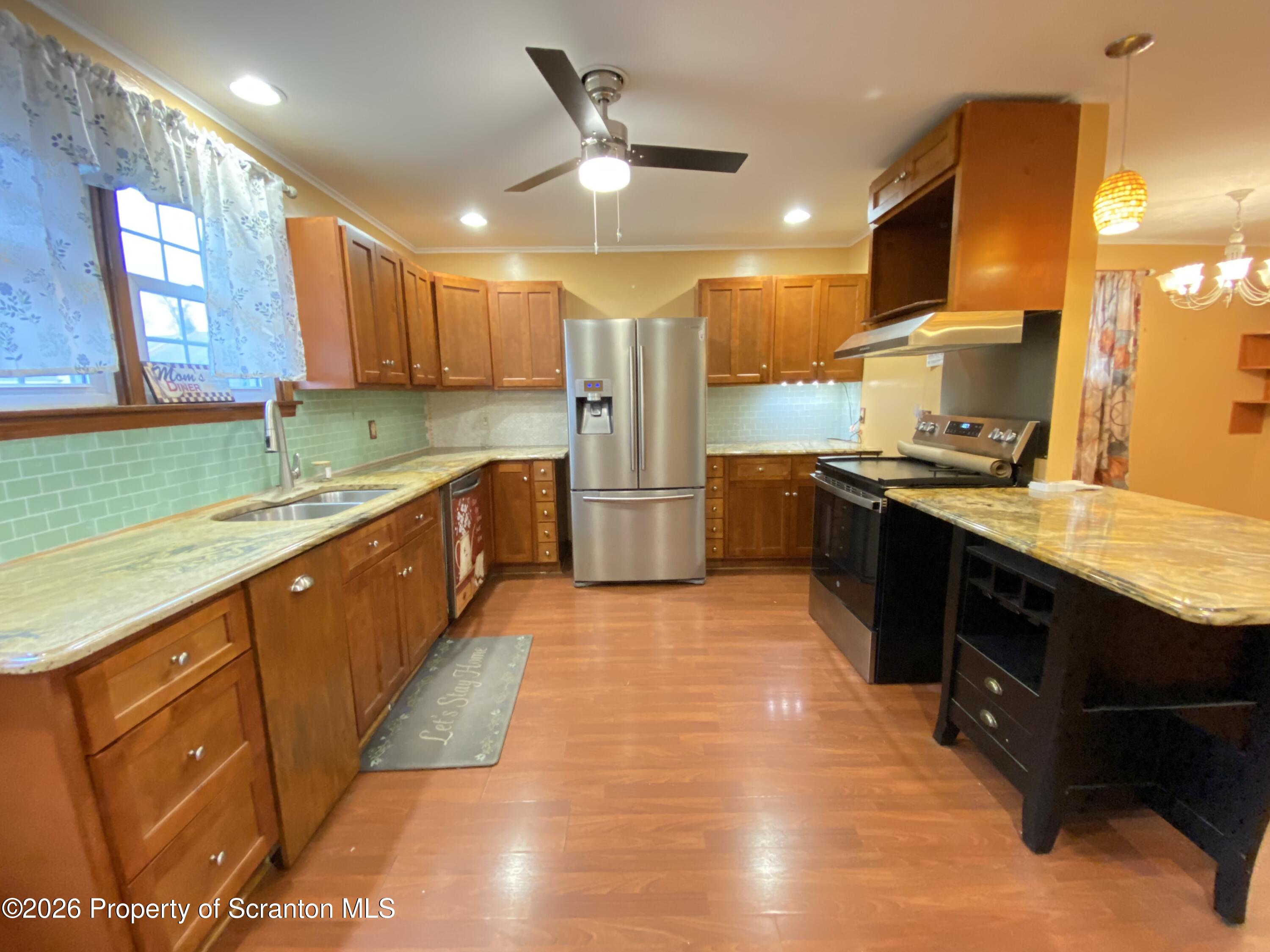 1019 Moosic Street Scranton, PA 18505 - Photo 10 of 35 IMG_7052