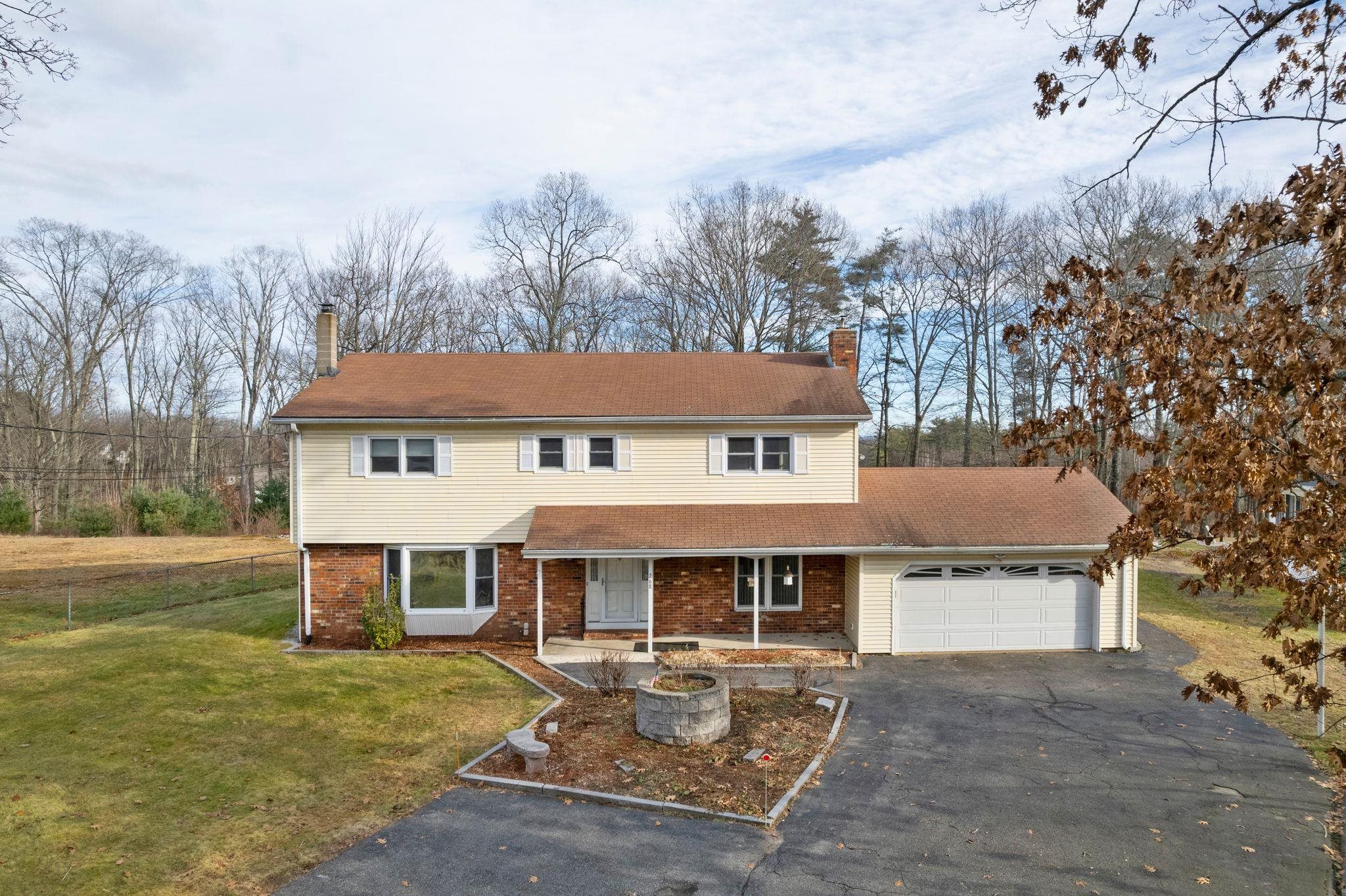 268 Huse Road Manchester, NH 03103 - Photo 1 of 32 Gallery Image 1