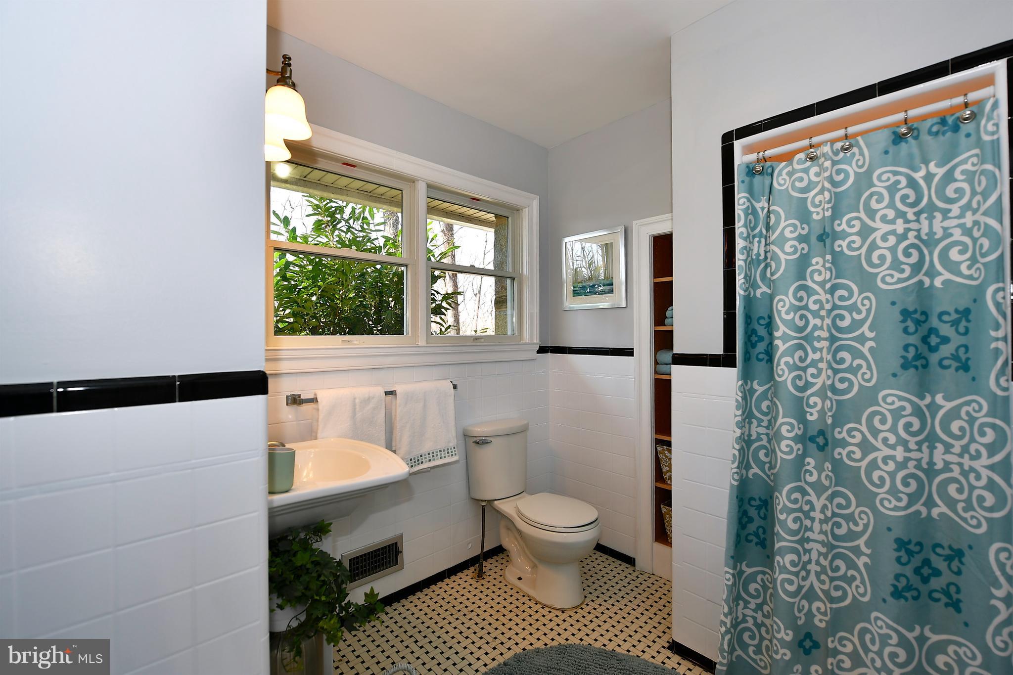 16528 Dubbs Road Sparks, MD 21152 - Photo 15 of 30 Main Level Full Bath #1-w/ Sep. Tub & Shower