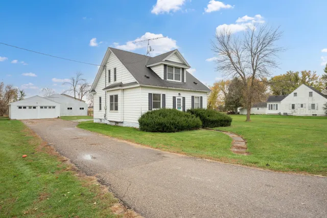 $319,900 | 8727 Southwest 37th Avenue, Hope, MN 56046