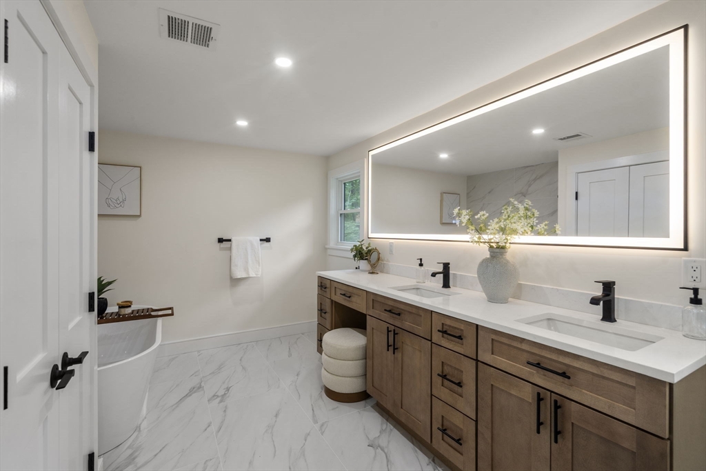 241 Prospect Street Franklin, MA 02038 - Photo 26 of 42