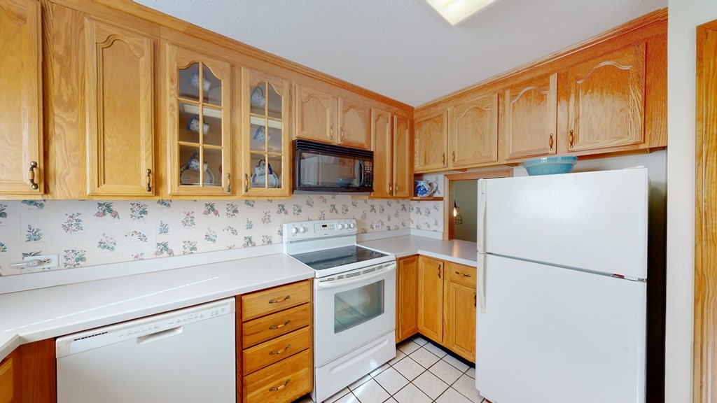 5 Heather Lane, Unit 5 Bridgewater, MA 02324 - Photo 3 of 24