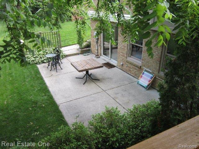 25712 Rutledge Crossing Farmington, MI 48335 - Photo 24 of 25 patio.JPG