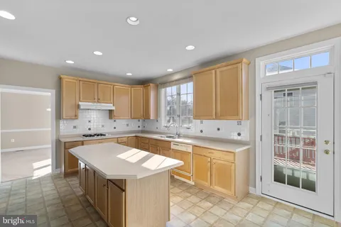 $950,000 | 17800 Bromfield Place, Germantown, MD 20874